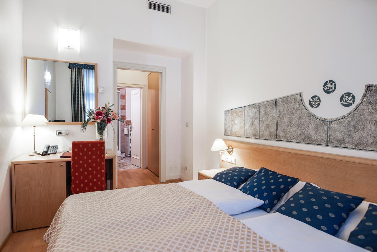 Tivoli Hotell